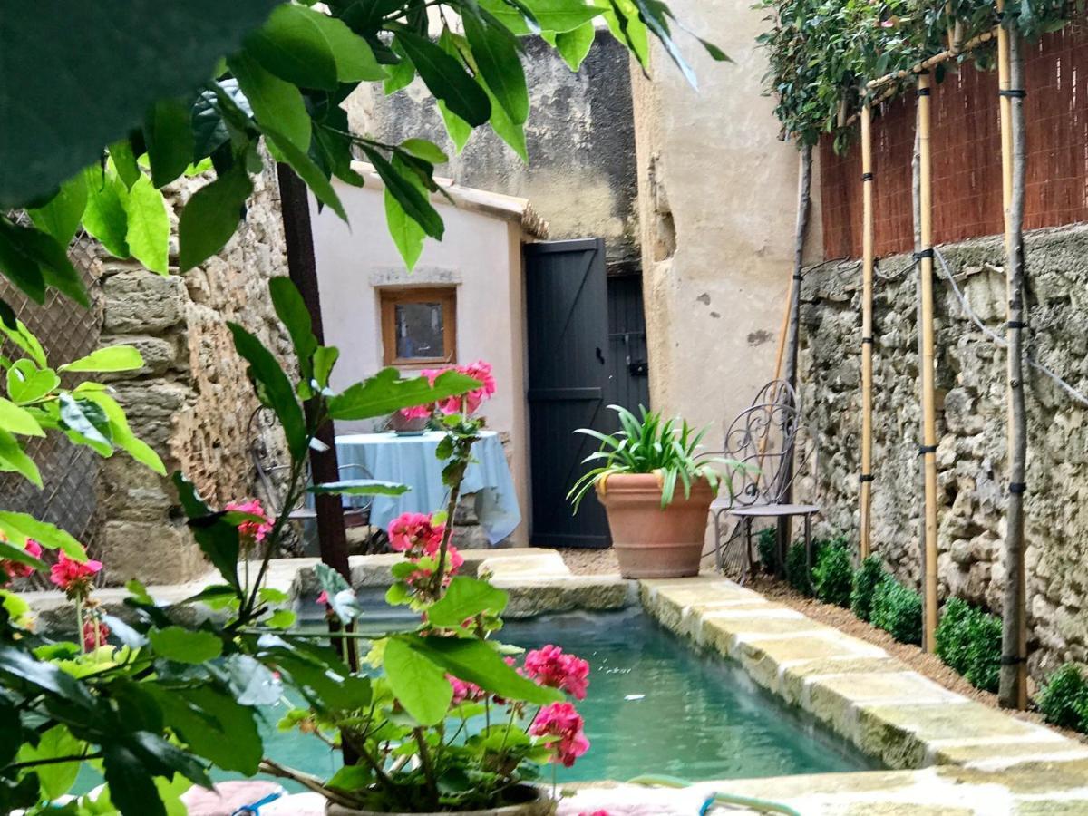 Chez Vous Apartamento Uzès Exterior foto